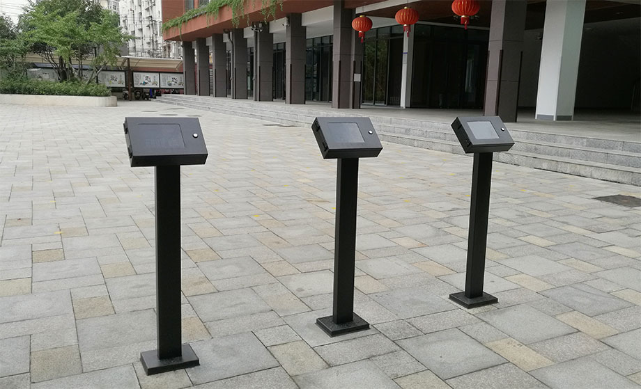 OA1000 Pro 家長接送安保管理系統(tǒng)終端支持有線網(wǎng)絡(luò)、Wifi、U盤等數(shù)據(jù)傳輸方式，輕松勝任各種復(fù)雜通訊環(huán)境。